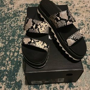 Sorel Size 9 Roaming Slide